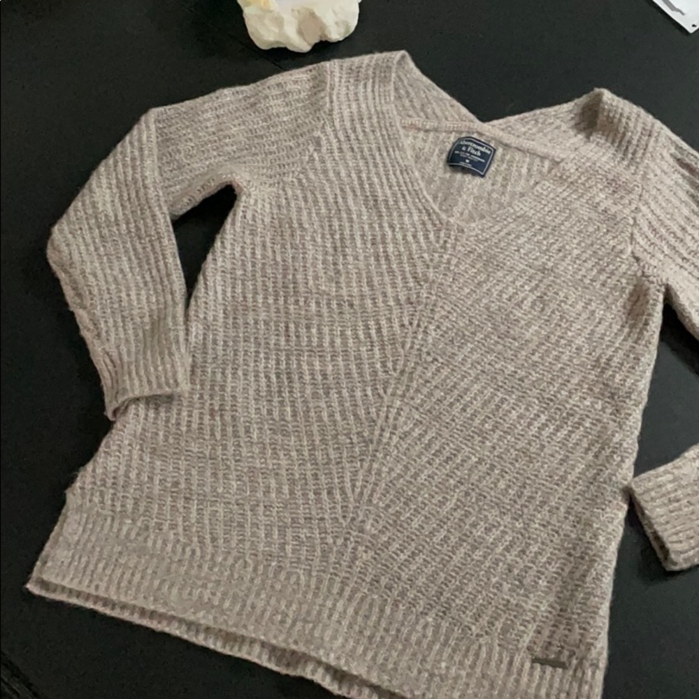 Abercrombie and Fitch Women’s Medium Sweater